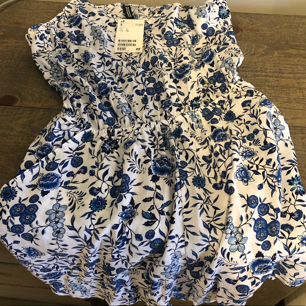 H&M White and Blue floral short romper